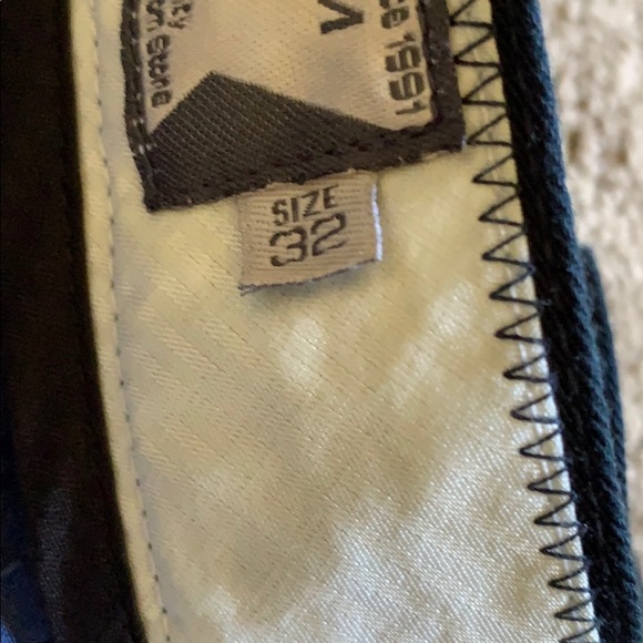 Volcom Shorts - Picture 6 of 8